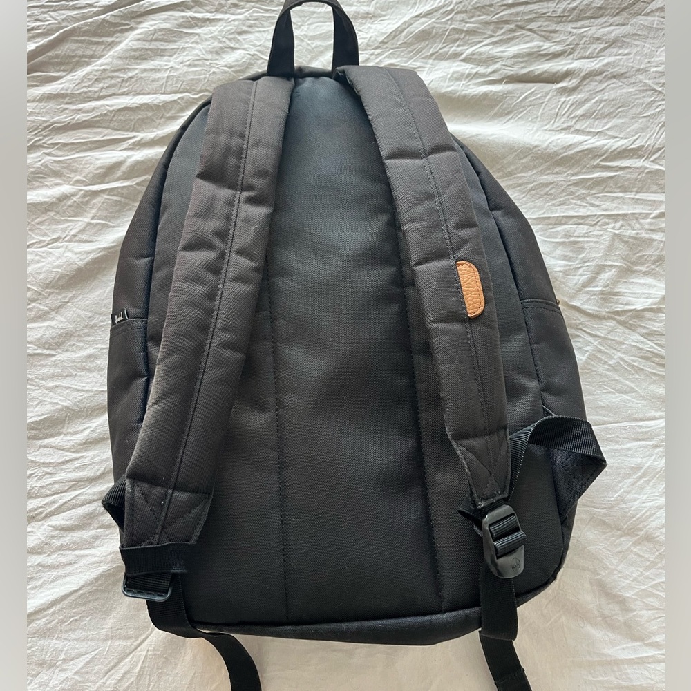 ❗️SOLD❗️Herschel large backpack - Picture 2 of 9